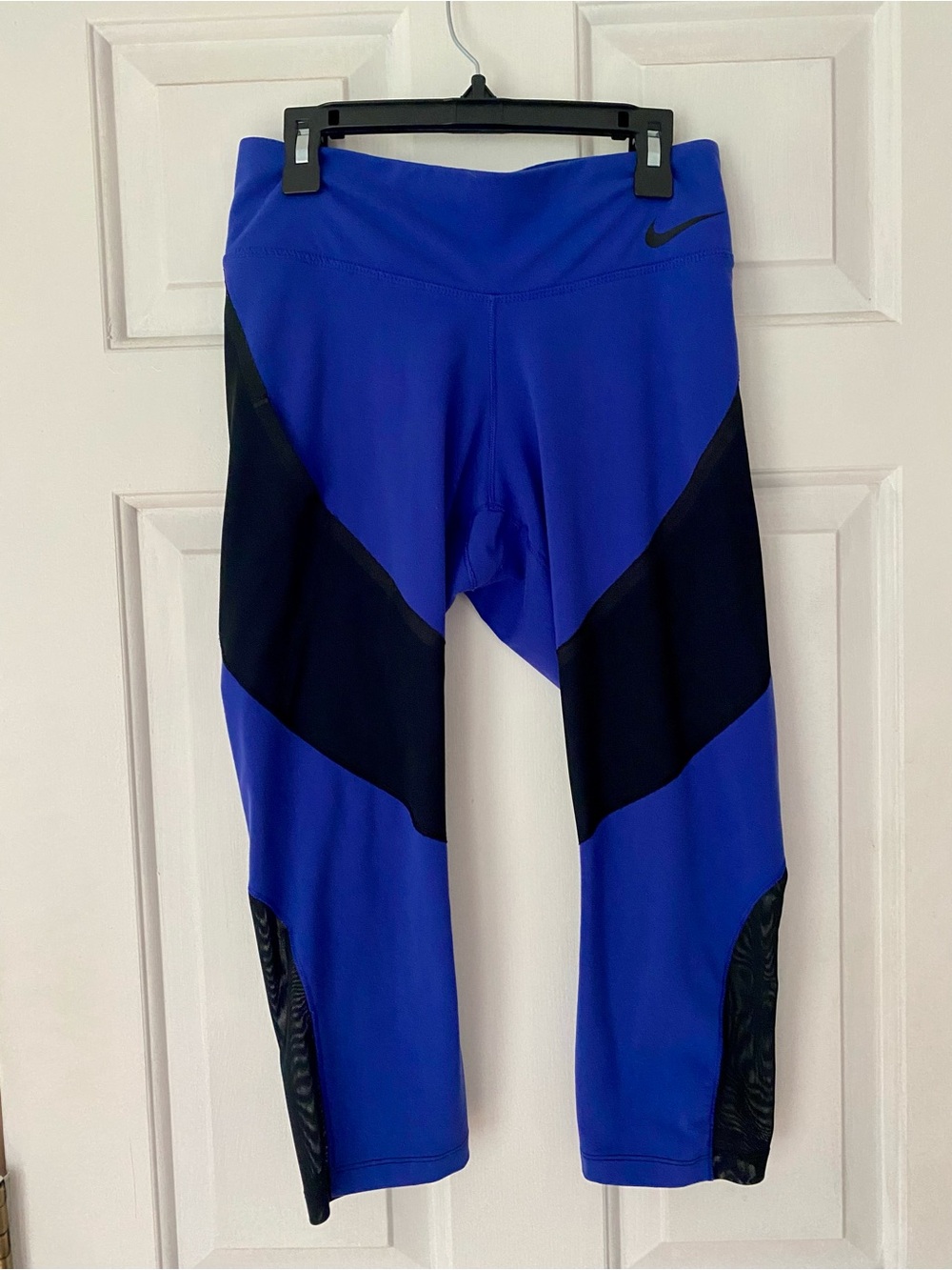 Nike Royal Blue and Black Colorblock Athletic Leggings with Black mesh & Pockets